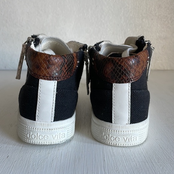 Dolce Vita Zonya Sneakers - Picture 4 of 5